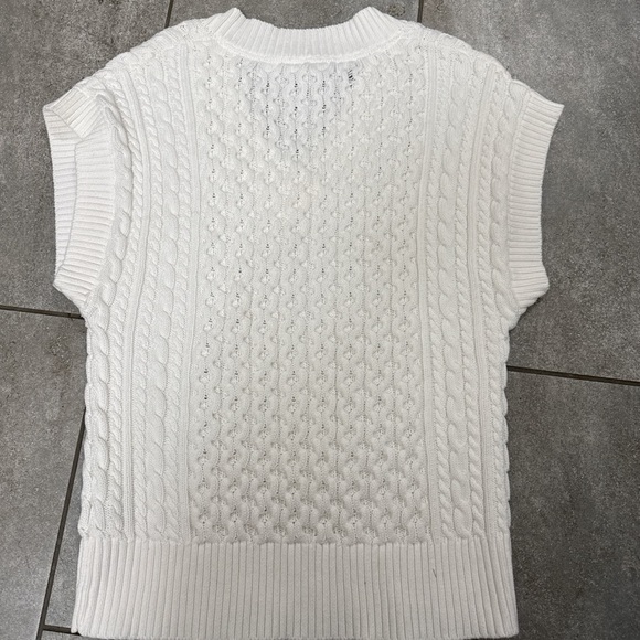 Varley Cream V-Neck Cable Knit Sweater Vest - Picture 6 of 6